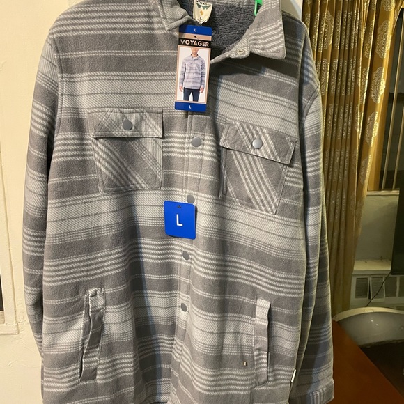 Men’s Jacket - Picture 2 of 4